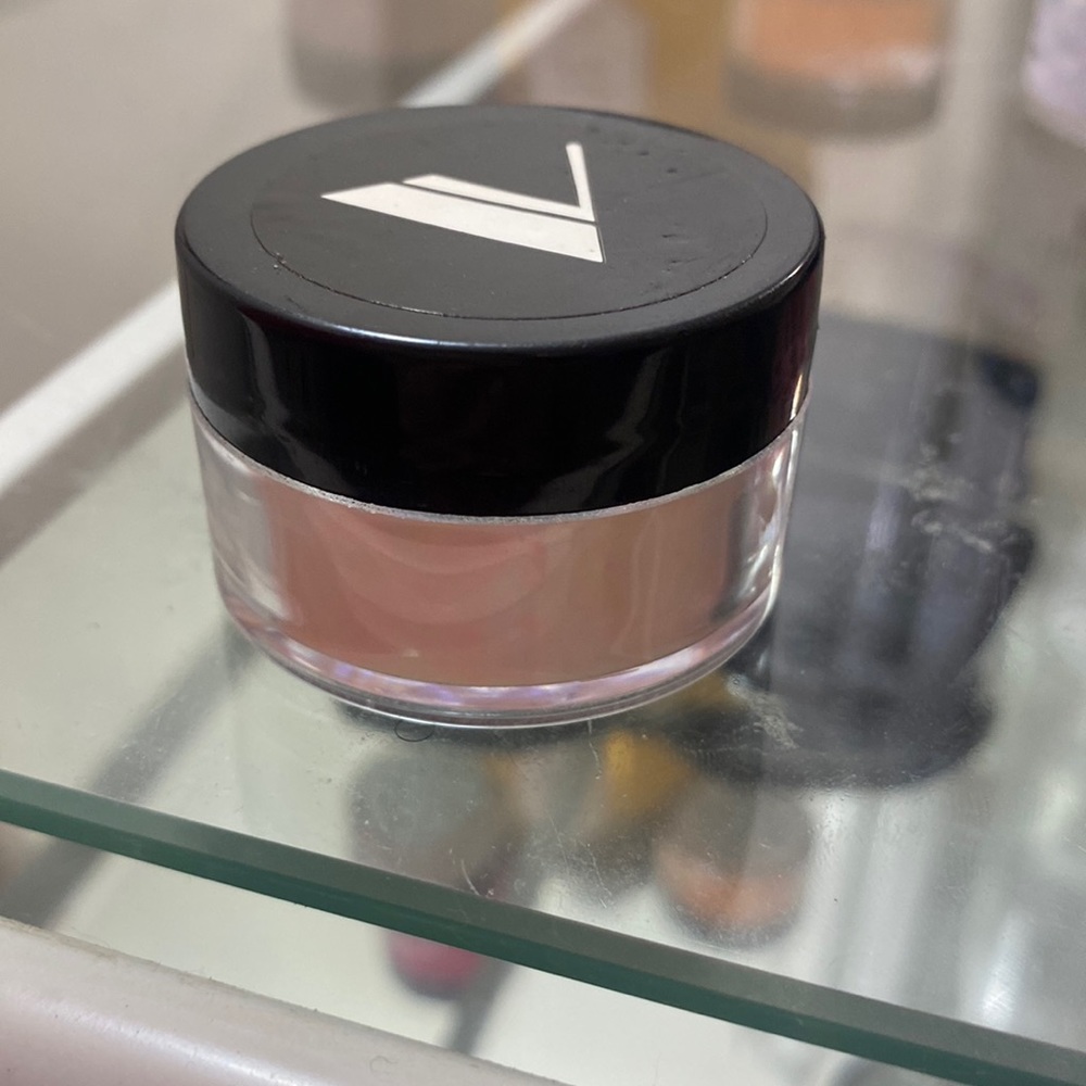 Valentino beauty pure nail powder